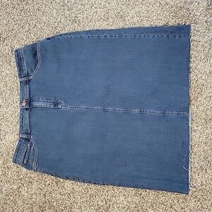 Demin Skirt with Raw Edge